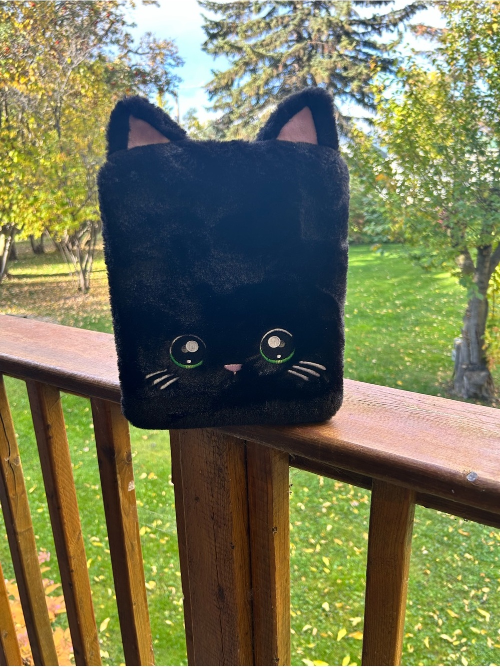 Na! Na! Na! Surprise 3-in-1 Backpack Bedroom Playset (Black Kitty